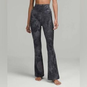Lululemon Groove Super High Rise Flare Pant Diamond Dye size 8
